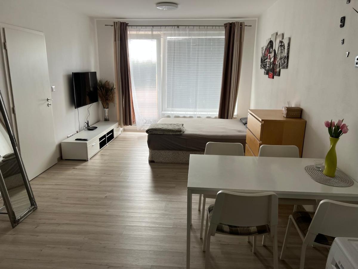 Prostějov Beautiful 2 Bedroom Apartment מראה חיצוני תמונה